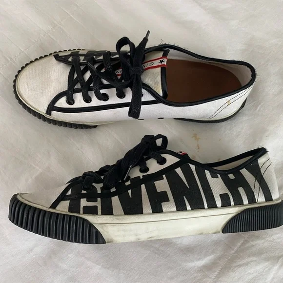 Authentic Givenchy Black & White Canvas Logo Sneakers Size 39 (US 9)